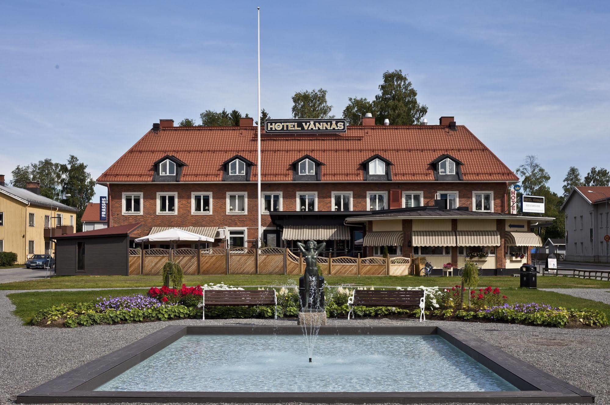 Hotel Vaennaes Vannas Zewnętrze zdjęcie